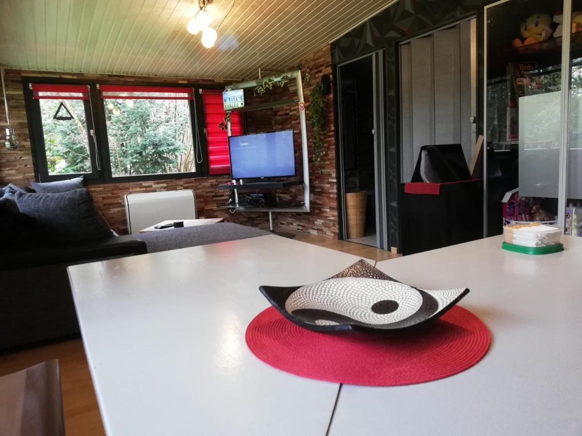 Titi'S Chalet ดูร์บี ภายนอก รูปภาพ